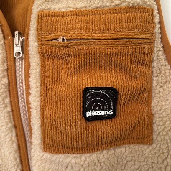 PLEASURES Infinite Reversible Vest - Picture 2 of 4